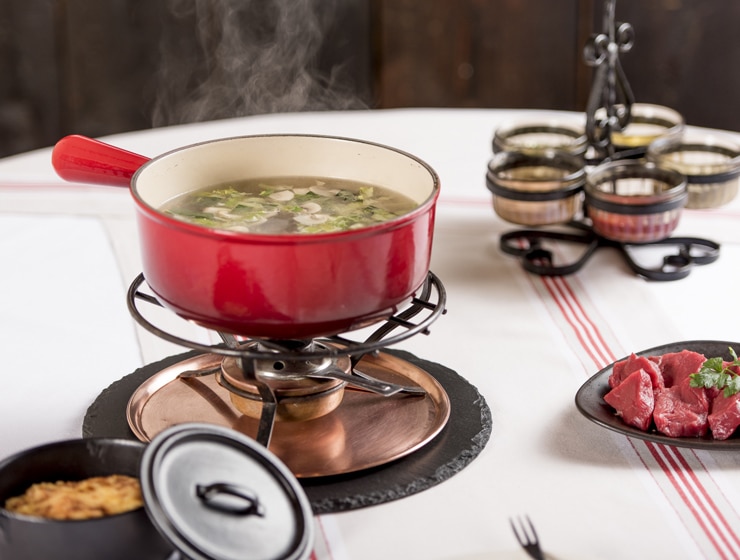 Meat fondue &amp;quot;coeur de filet de boeuf&amp;quot; - Museum Restaurant